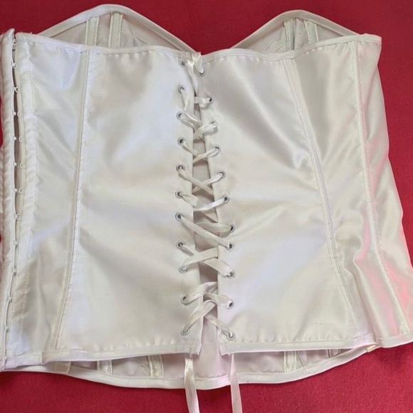 Sexy strapless white embellished corset : wedding lingerie - Picture 5 of 6